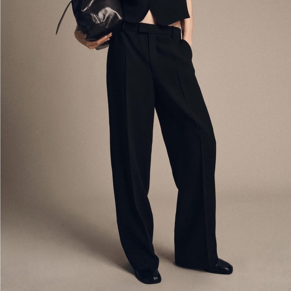 Zara - Black High Waist, Straight Leg Trousers -Size L